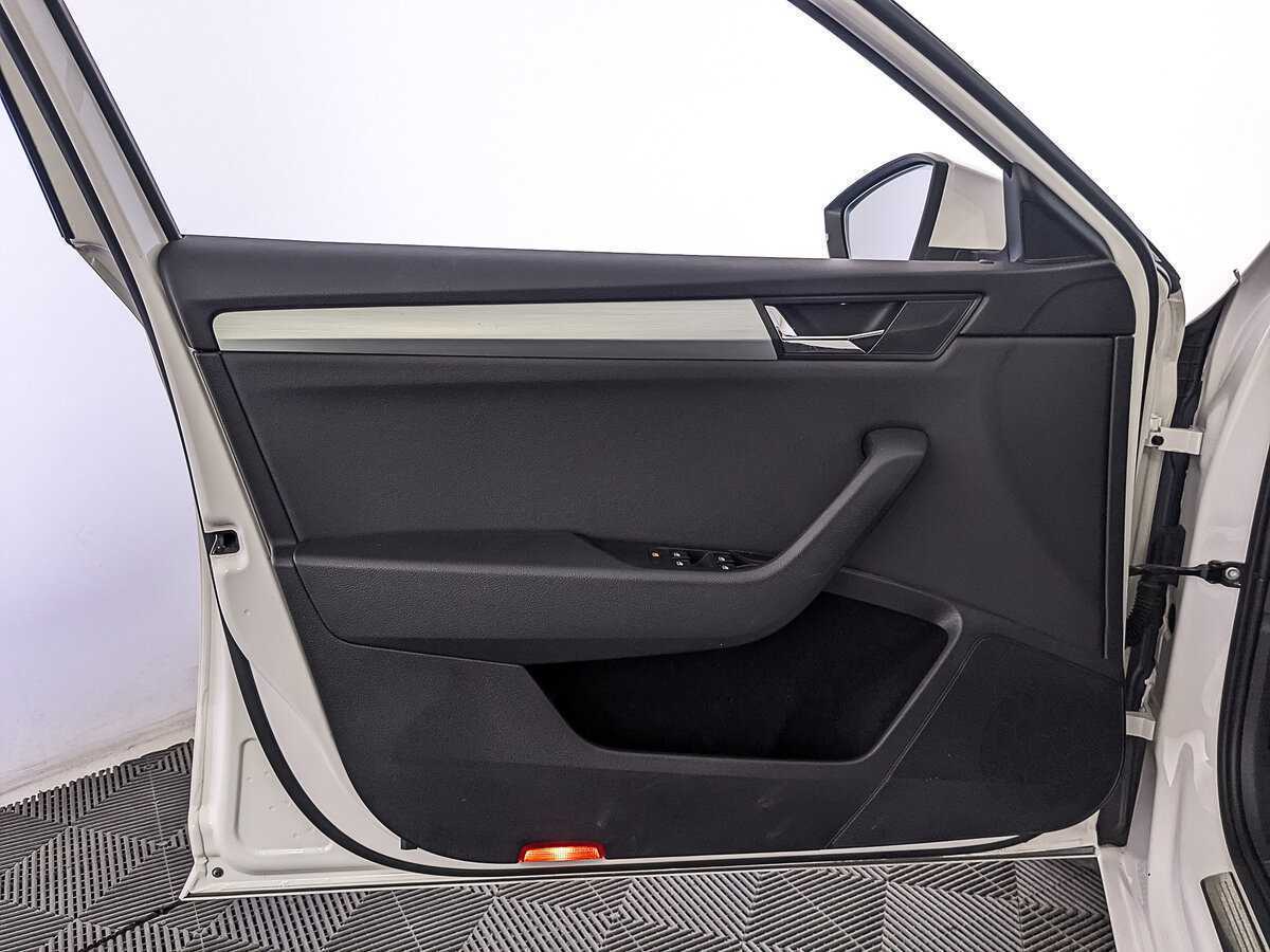 Купить Skoda Superb с пробегом. Фото: #18