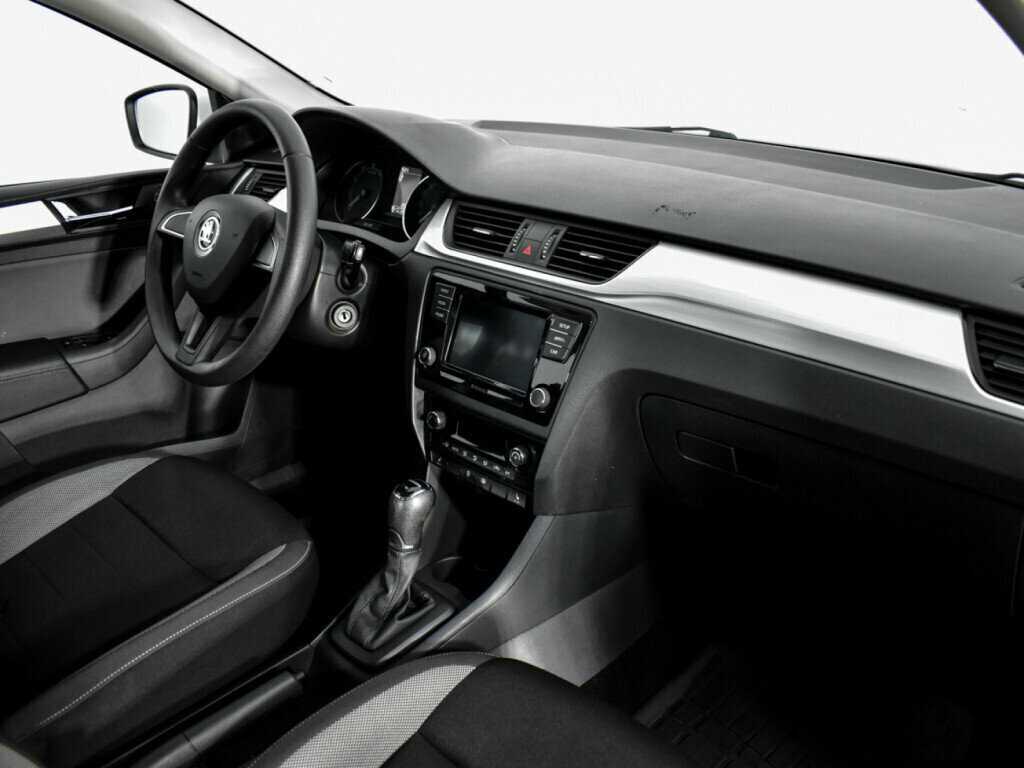 Купить Skoda Rapid с пробегом. Фото: #10