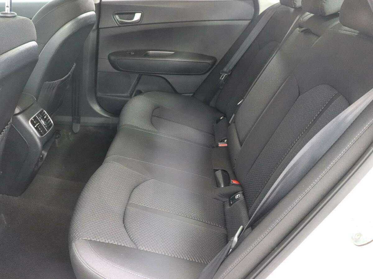 Купить Kia Optima с пробегом. Фото: #8