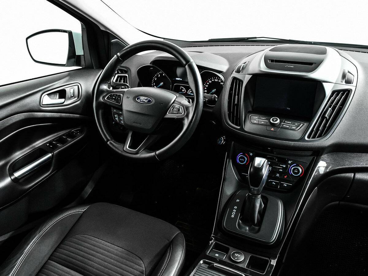 Купить Ford Kuga с пробегом. Фото: #8