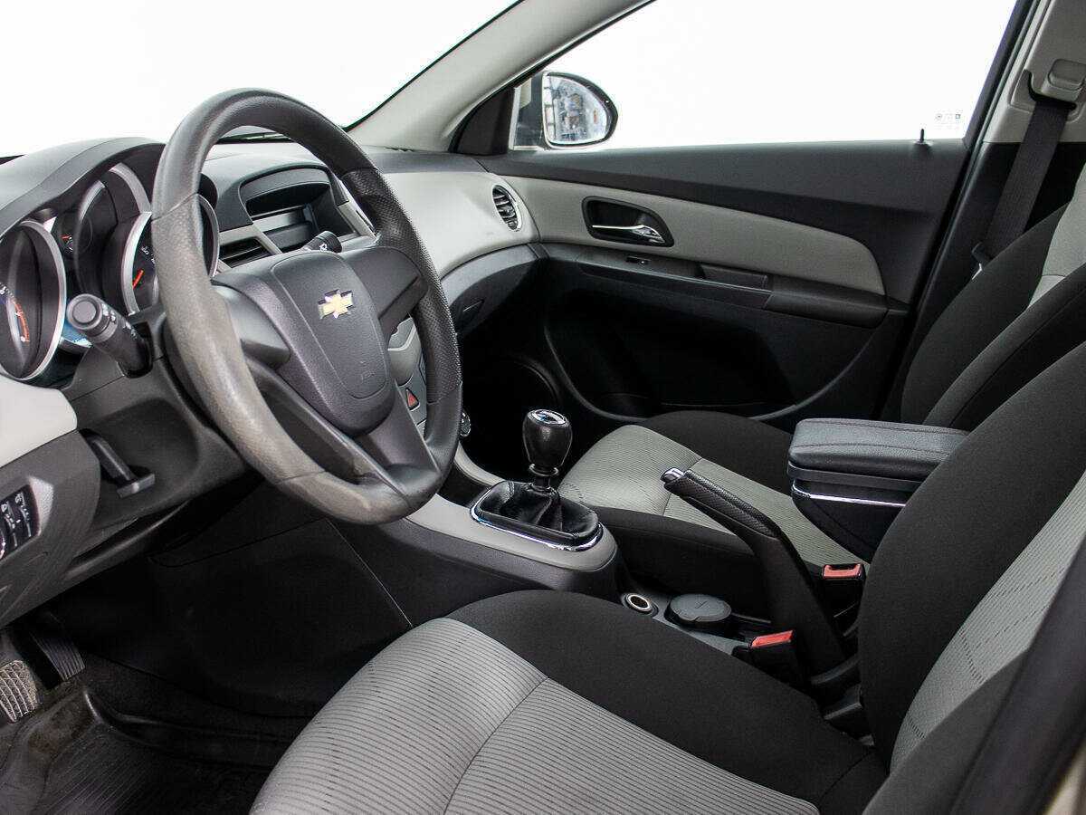 Купить Chevrolet Cruze с пробегом. Фото: #7