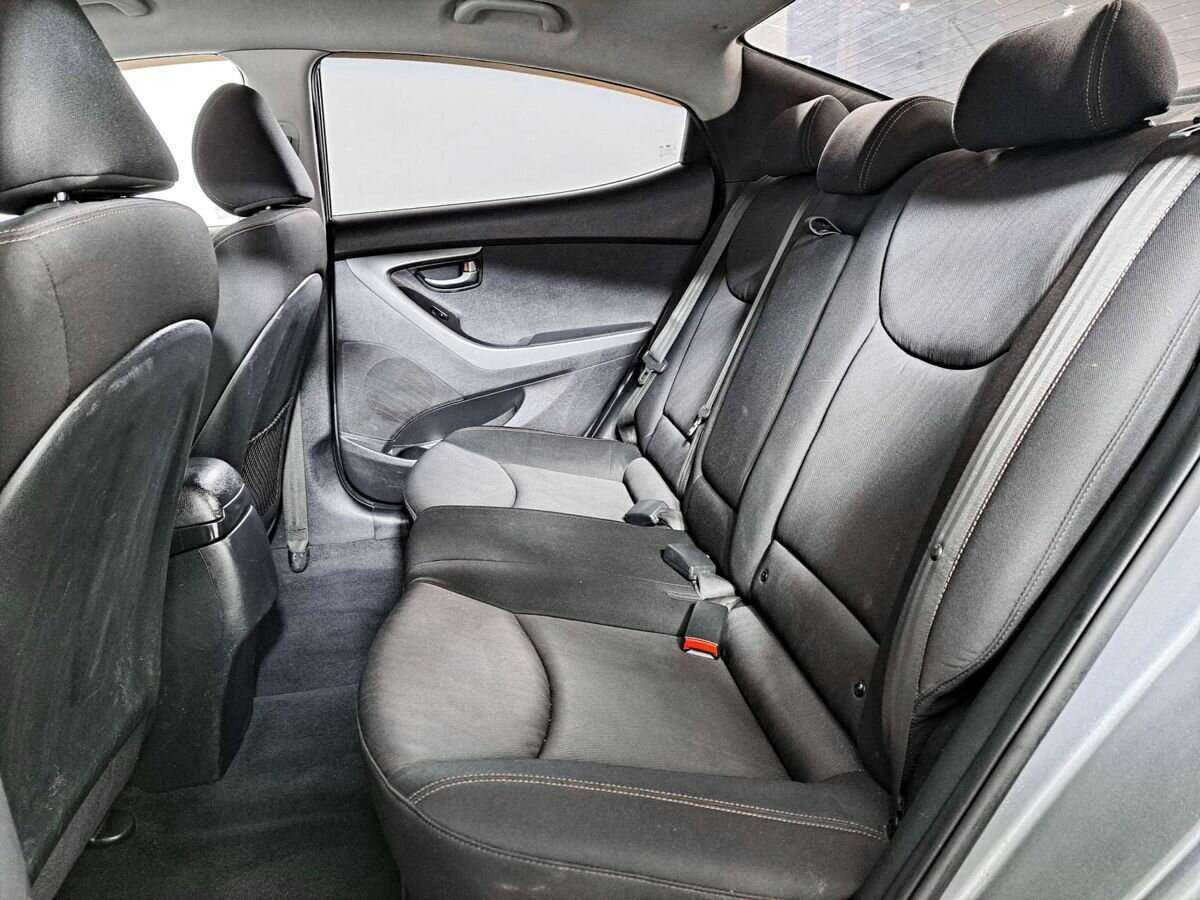 Купить Hyundai Elantra с пробегом. Фото: #11