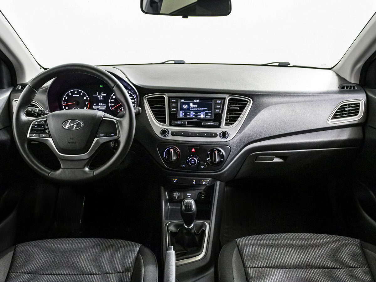 Купить Hyundai Solaris с пробегом. Фото: #13