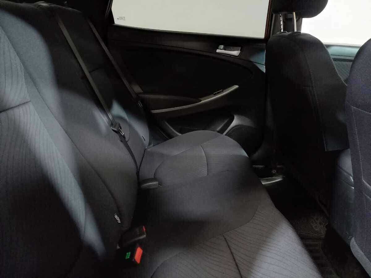 Купить Hyundai Solaris с пробегом. Фото: #10