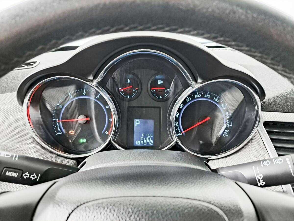 Купить Chevrolet Cruze с пробегом. Фото: #10