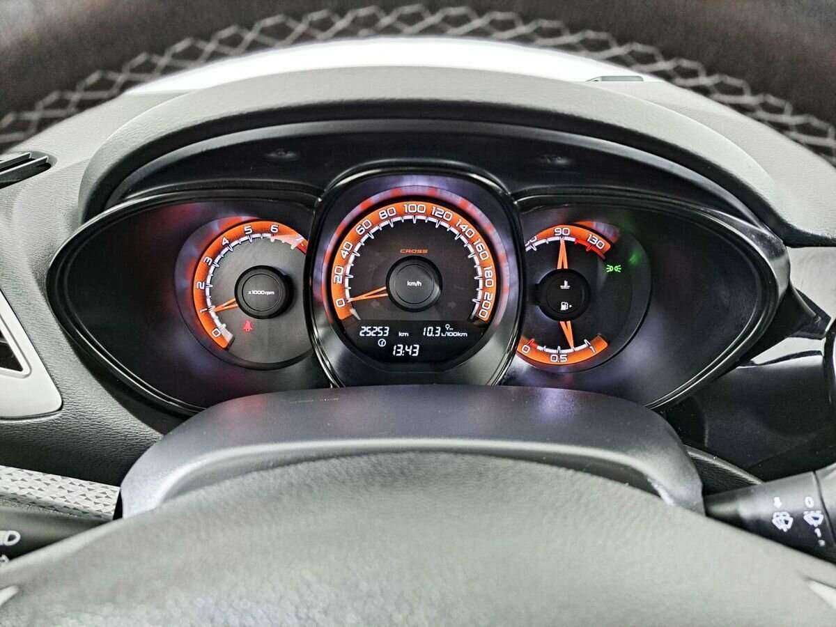 Купить Lada (ВАЗ) Vesta с пробегом. Фото: #8