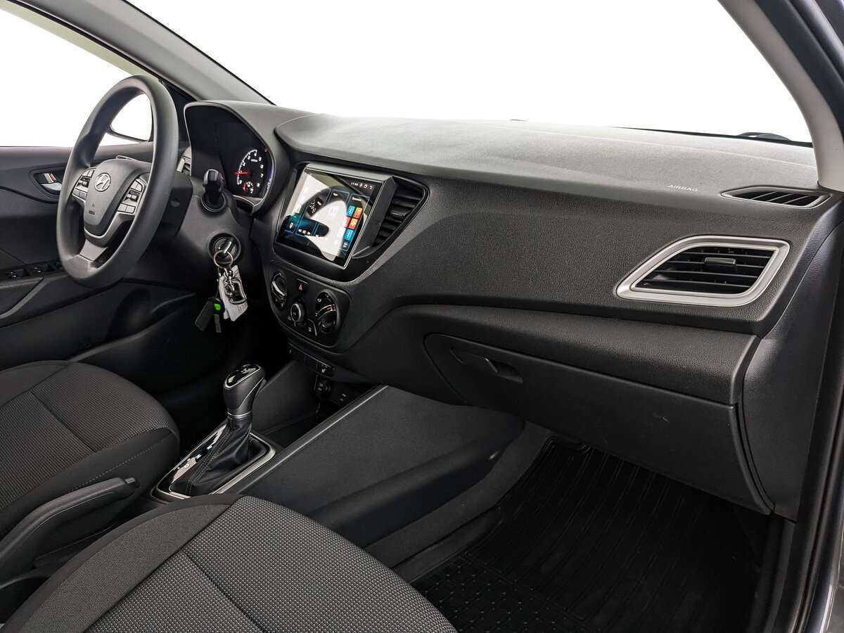 Купить Hyundai Solaris с пробегом. Фото: #12