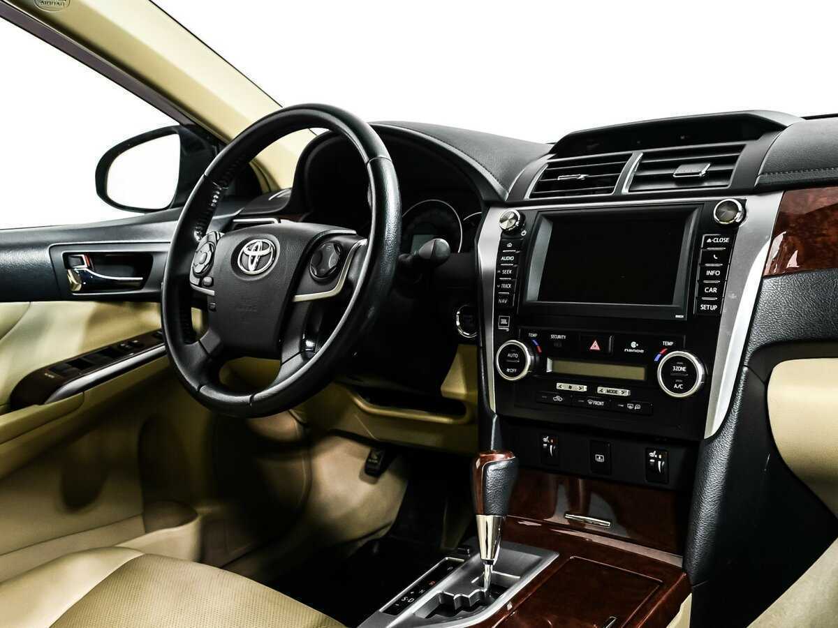 Купить Toyota Camry с пробегом. Фото: #8