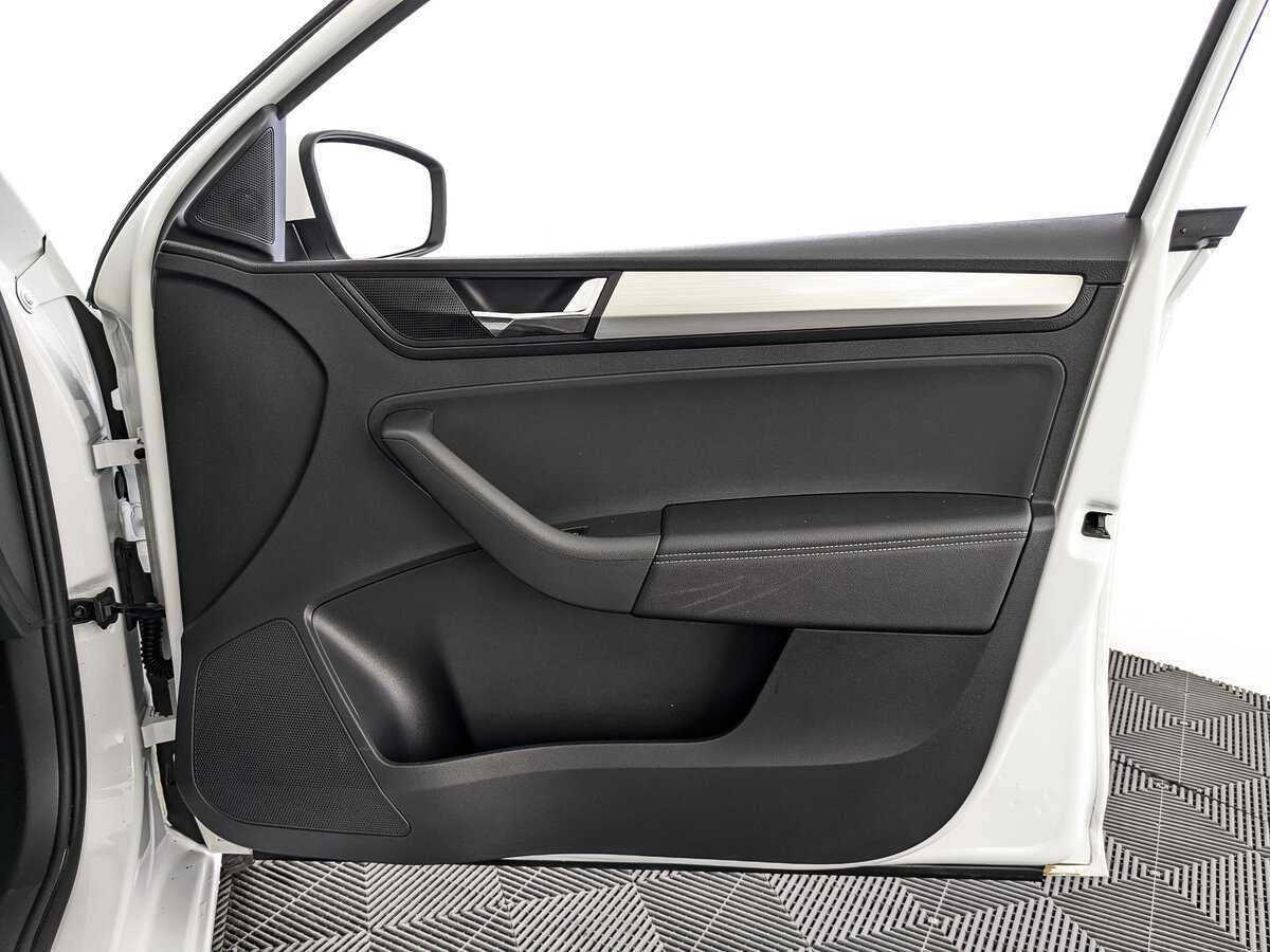 Купить Skoda Rapid с пробегом. Фото: #20