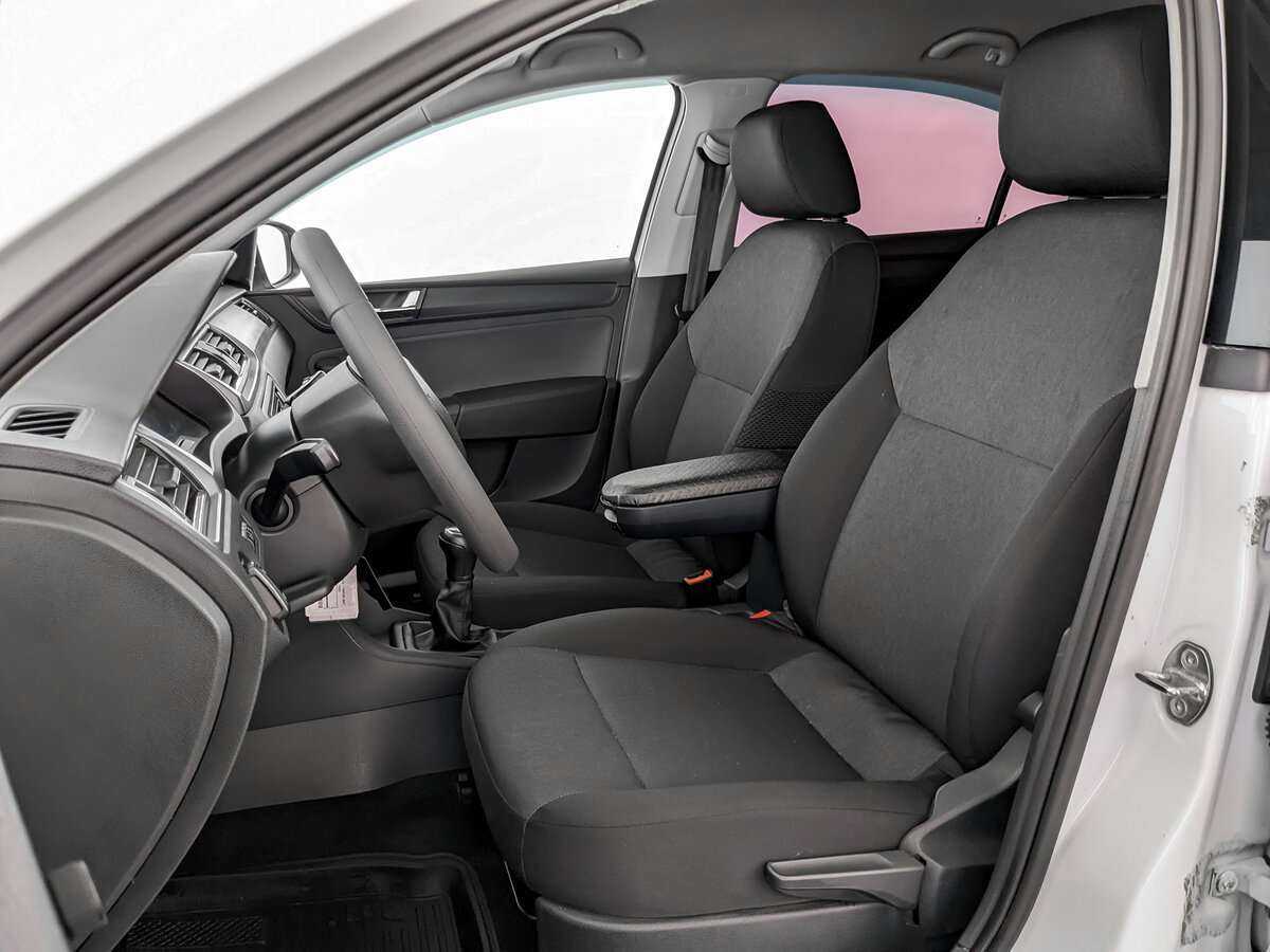 Купить Skoda Rapid с пробегом. Фото: #15