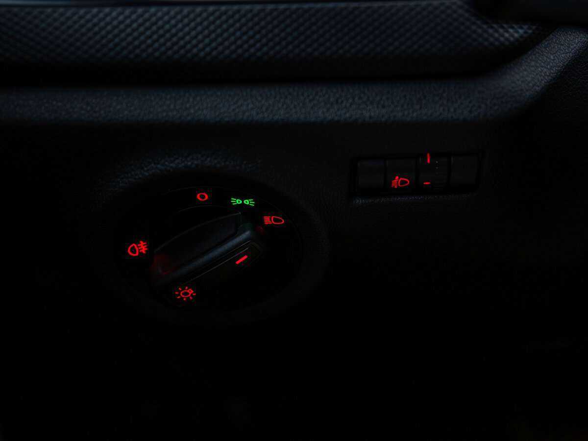 Купить Volkswagen Polo с пробегом. Фото: #15