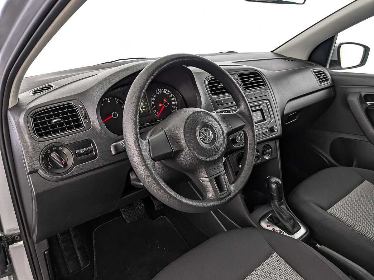 Купить Volkswagen Polo с пробегом. Фото: #14