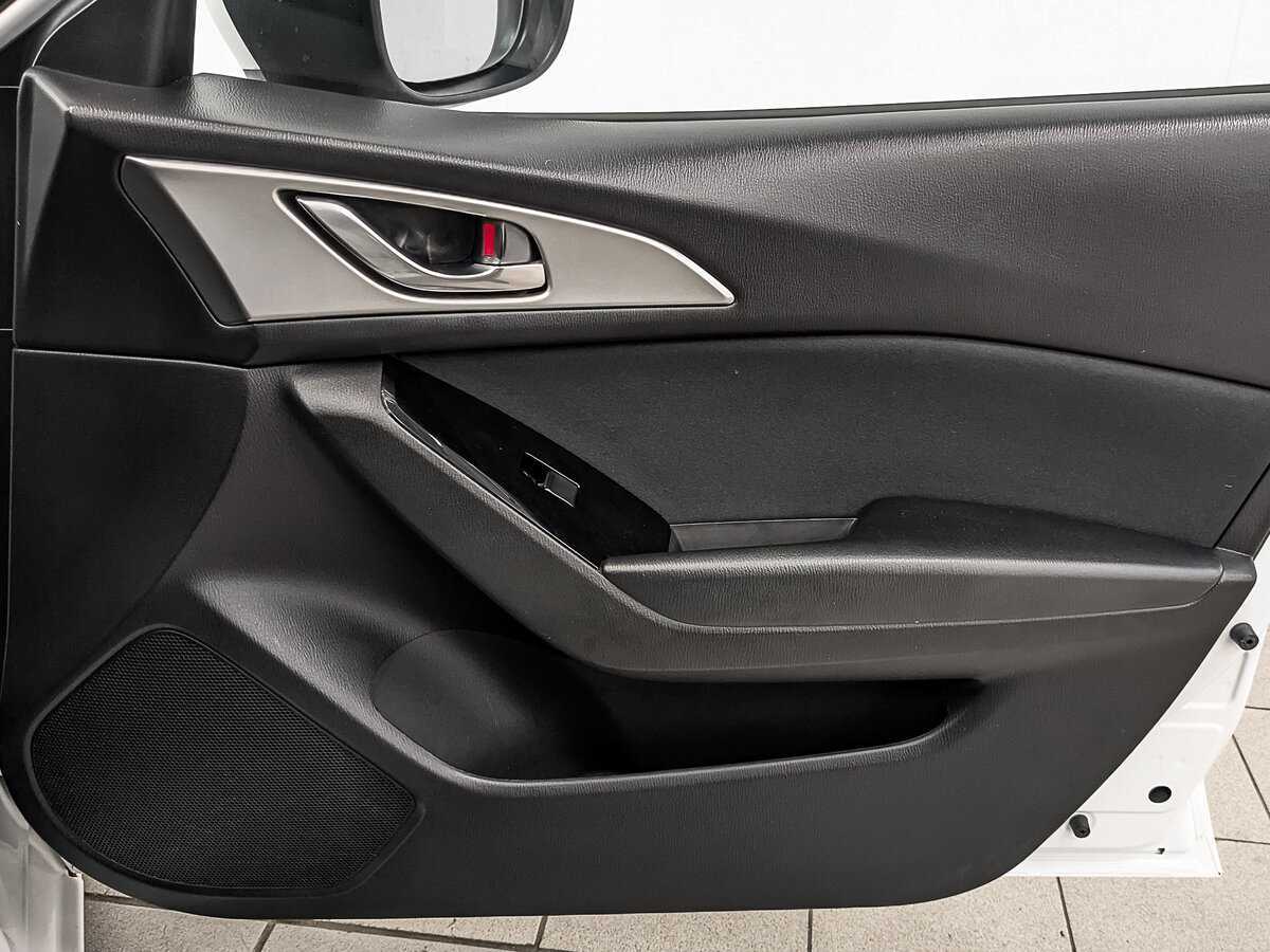 Купить Mazda 3 с пробегом. Фото: #22