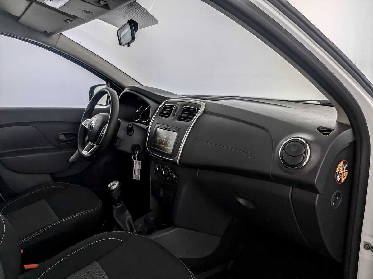 Купить Renault Sandero с пробегом. Фото: #9