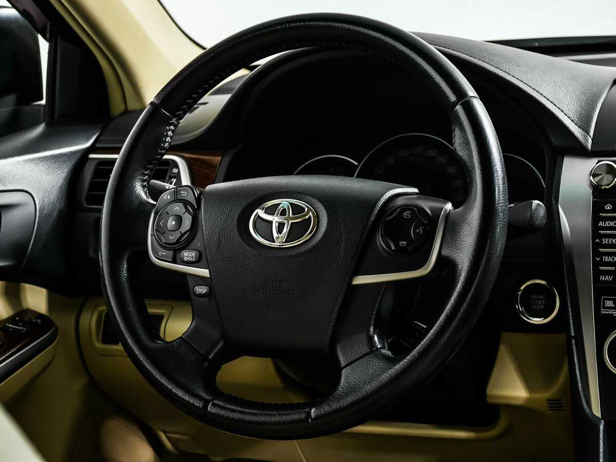 Купить Toyota Camry с пробегом. Фото: #11