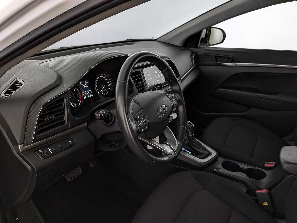 Купить Hyundai Elantra с пробегом. Фото: #14