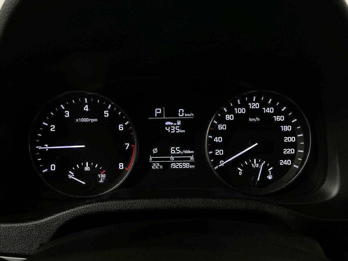 Купить Hyundai Elantra с пробегом. Фото: #10
