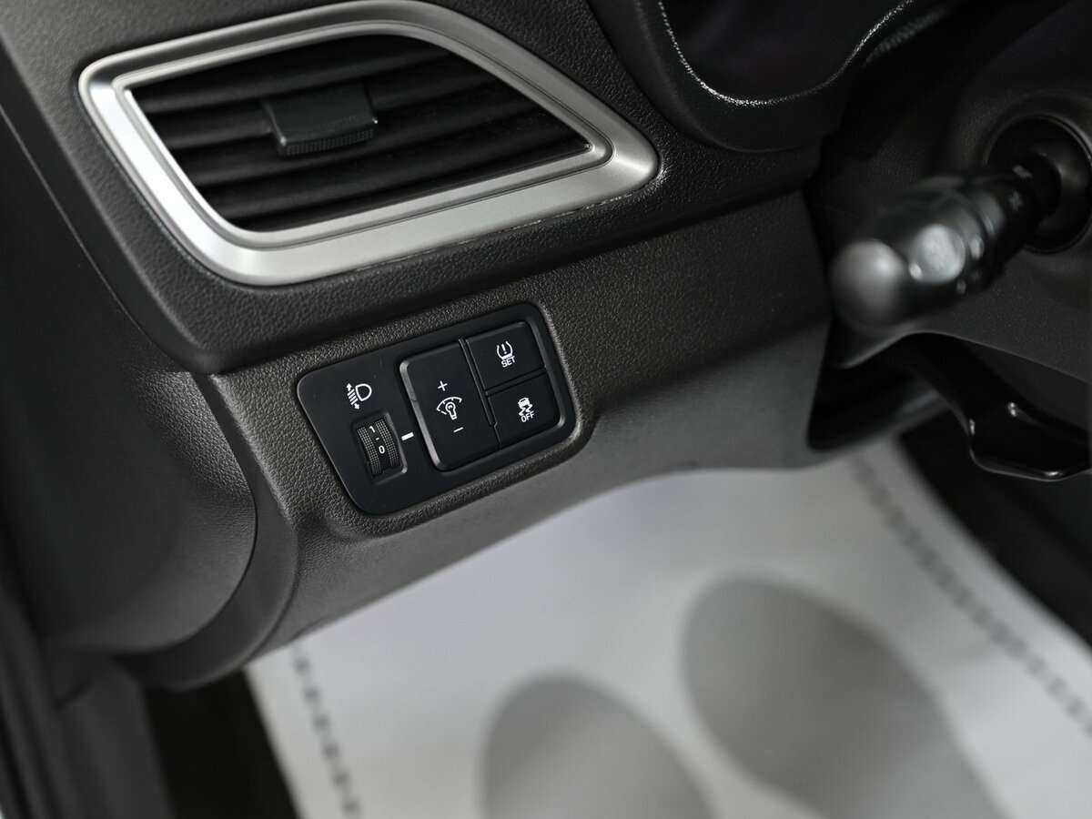 Купить Hyundai Solaris с пробегом. Фото: #8