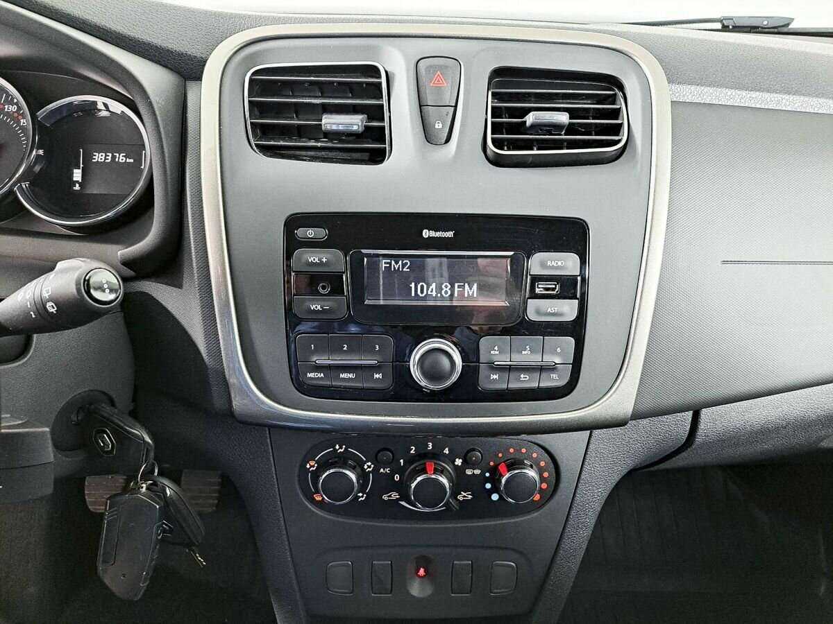 Купить Renault Sandero с пробегом. Фото: #12