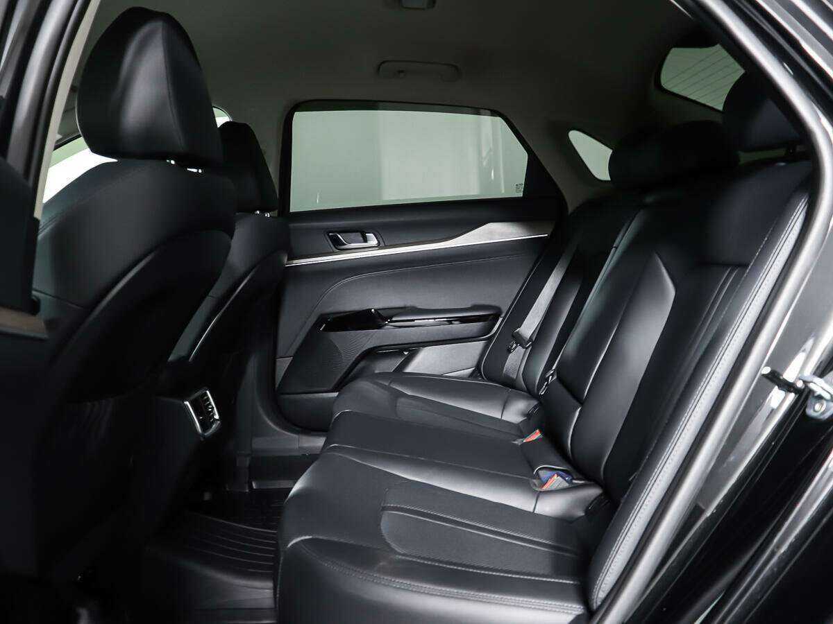 Купить Kia K5 с пробегом. Фото: #9