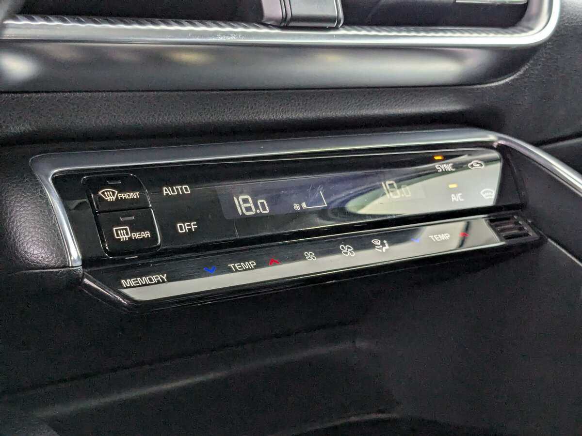 Купить Kia K5 с пробегом. Фото: #21