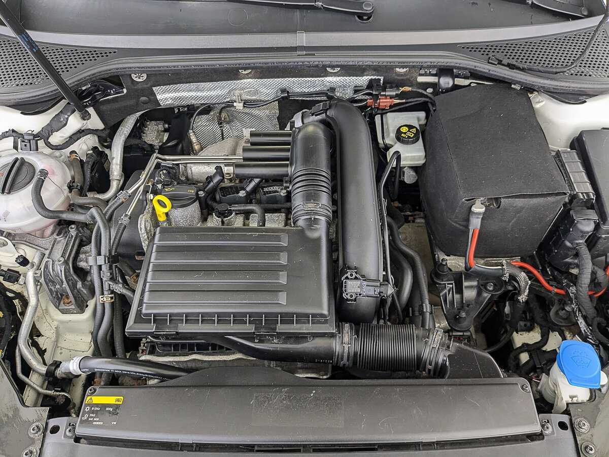 Купить Volkswagen Passat с пробегом. Фото: #8