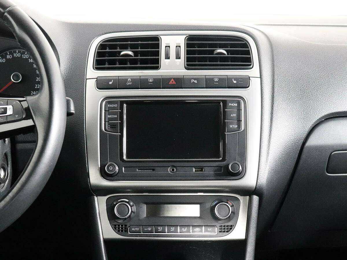 Купить Volkswagen Polo с пробегом. Фото: #11