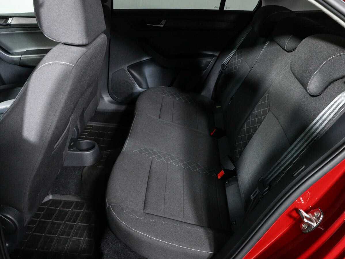 Купить Skoda Rapid с пробегом. Фото: #9