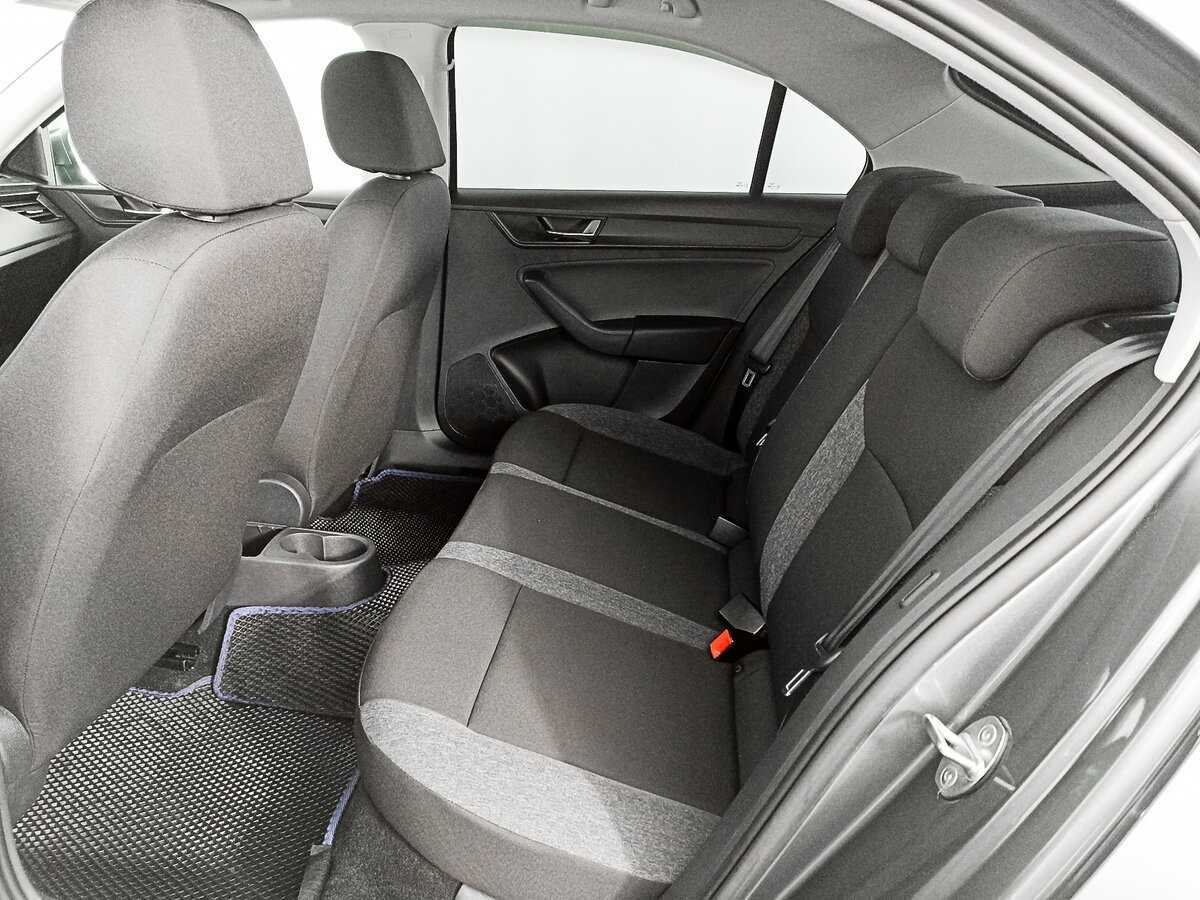 Купить Skoda Rapid с пробегом. Фото: #8