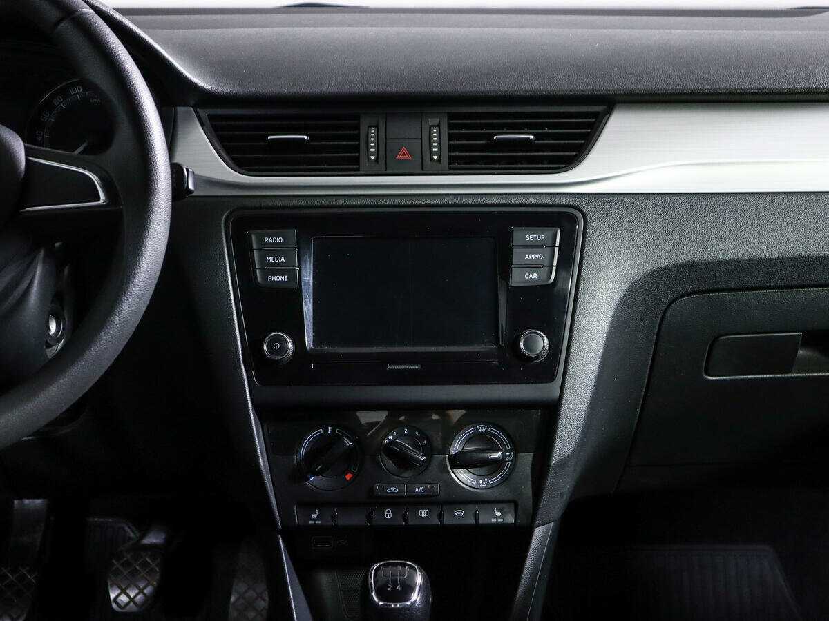 Купить Skoda Rapid с пробегом. Фото: #10