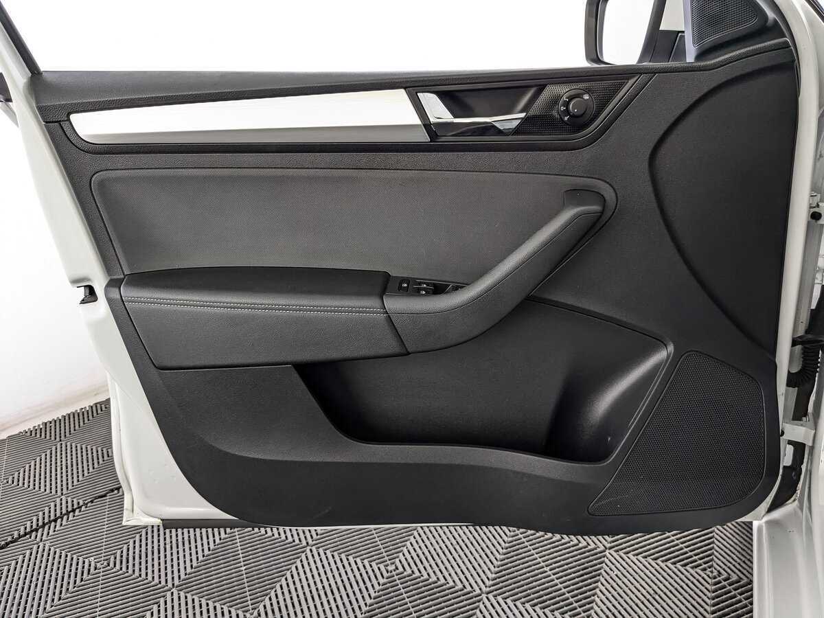 Купить Skoda Rapid с пробегом. Фото: #14