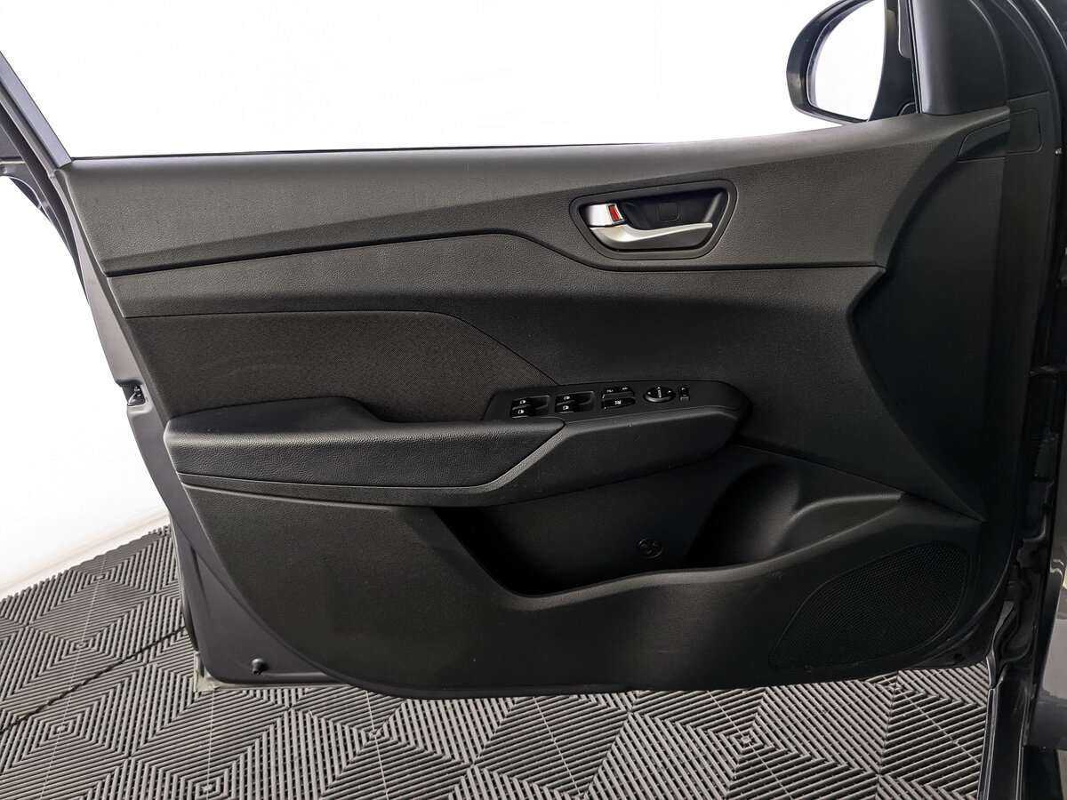 Купить Hyundai Solaris с пробегом. Фото: #18