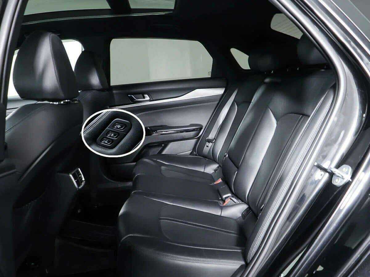 Купить Kia K5 с пробегом. Фото: #12