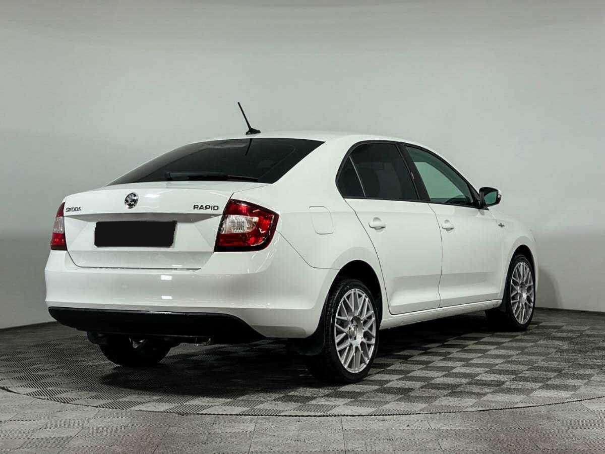 Купить Skoda Rapid с пробегом. Фото: #3