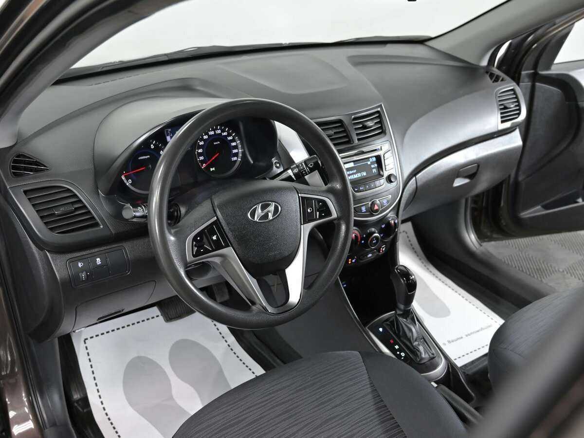 Купить Hyundai Solaris с пробегом. Фото: #4