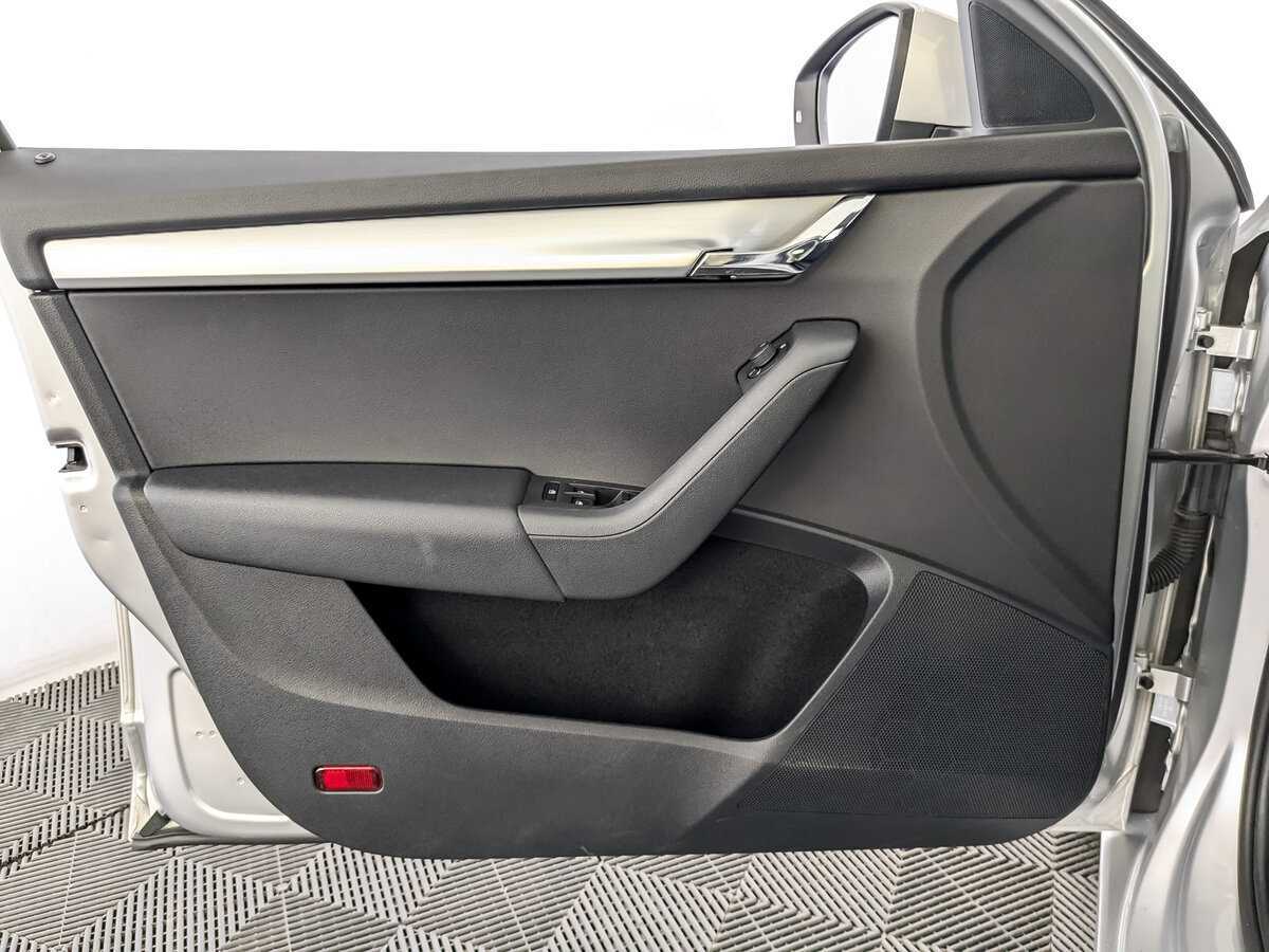 Купить Skoda Octavia с пробегом. Фото: #18