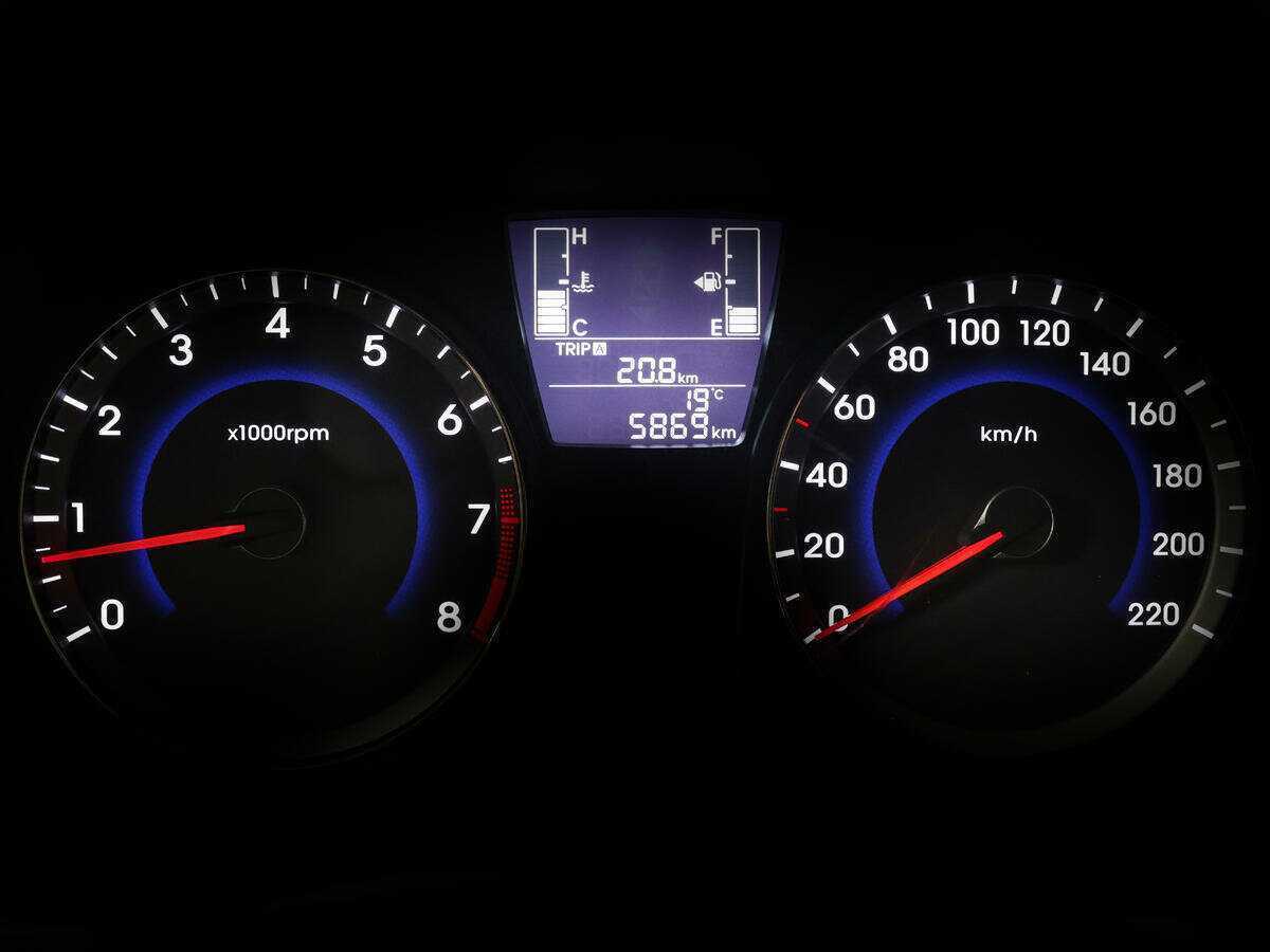 Купить Hyundai Solaris с пробегом. Фото: #8