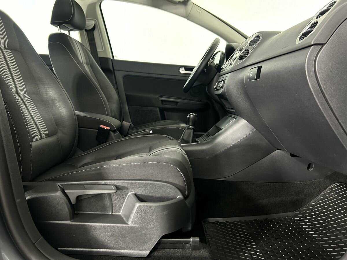 Купить Volkswagen Golf Plus с пробегом. Фото: #12