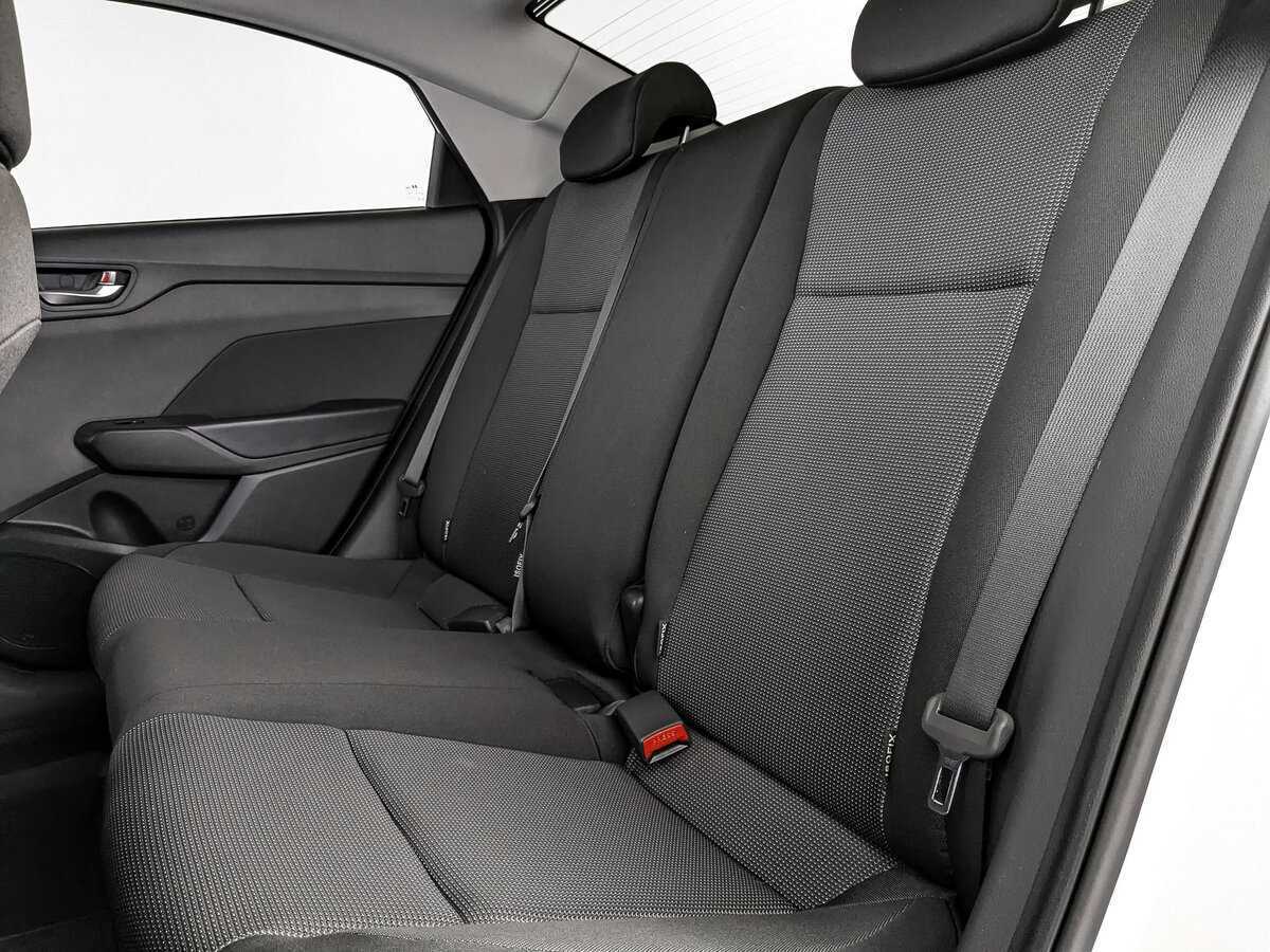 Купить Hyundai Solaris с пробегом. Фото: #13