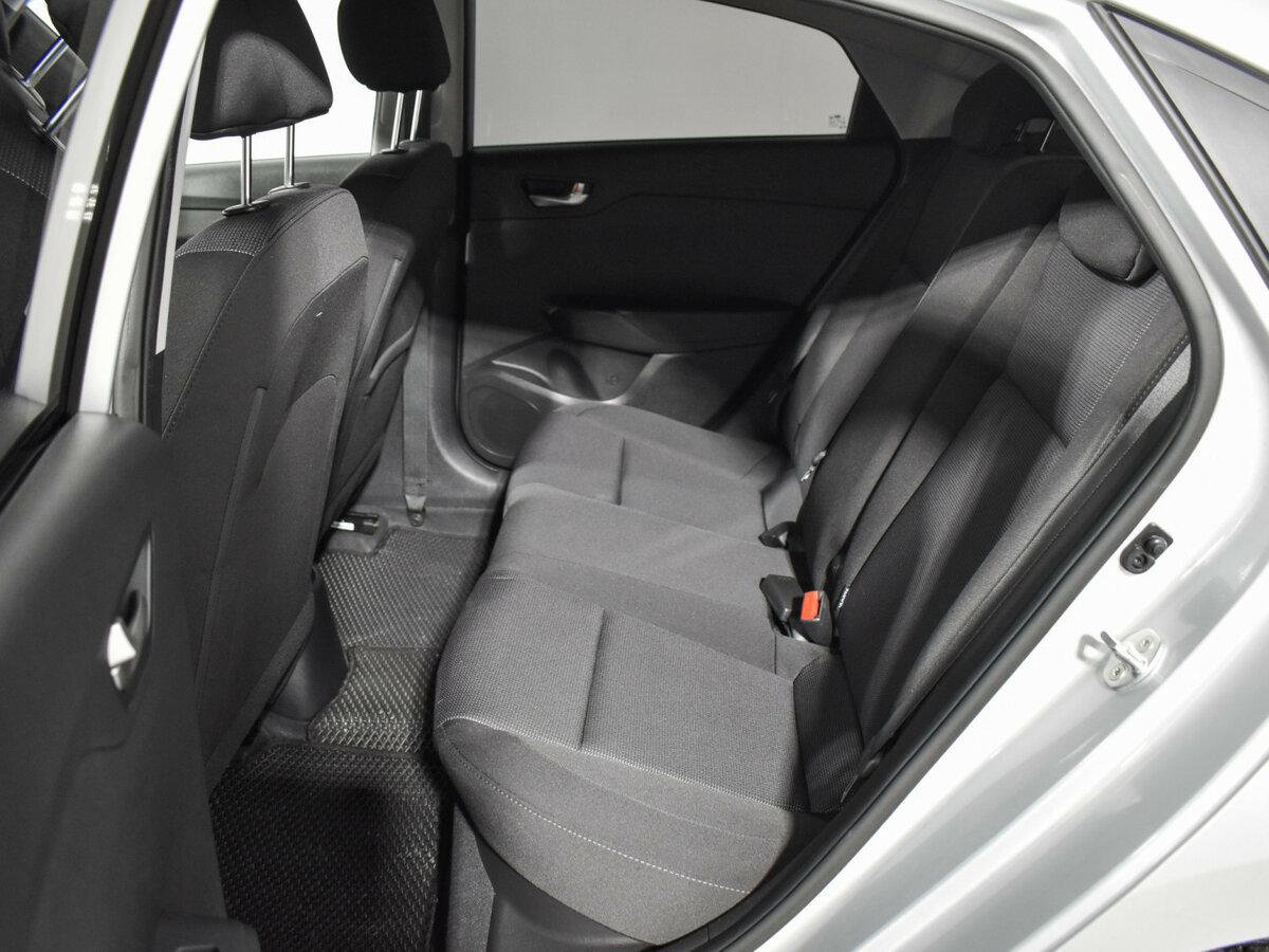 Купить Hyundai Solaris с пробегом. Фото: #10