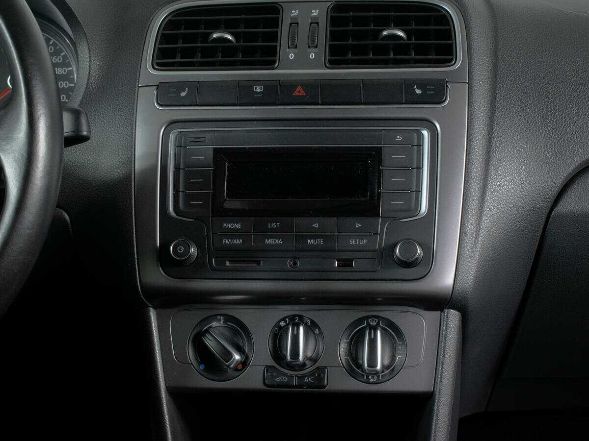Купить Volkswagen Polo с пробегом. Фото: #7