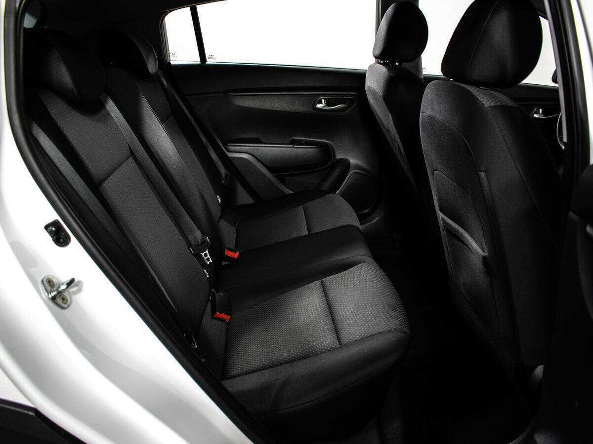 Купить Kia Rio с пробегом. Фото: #9