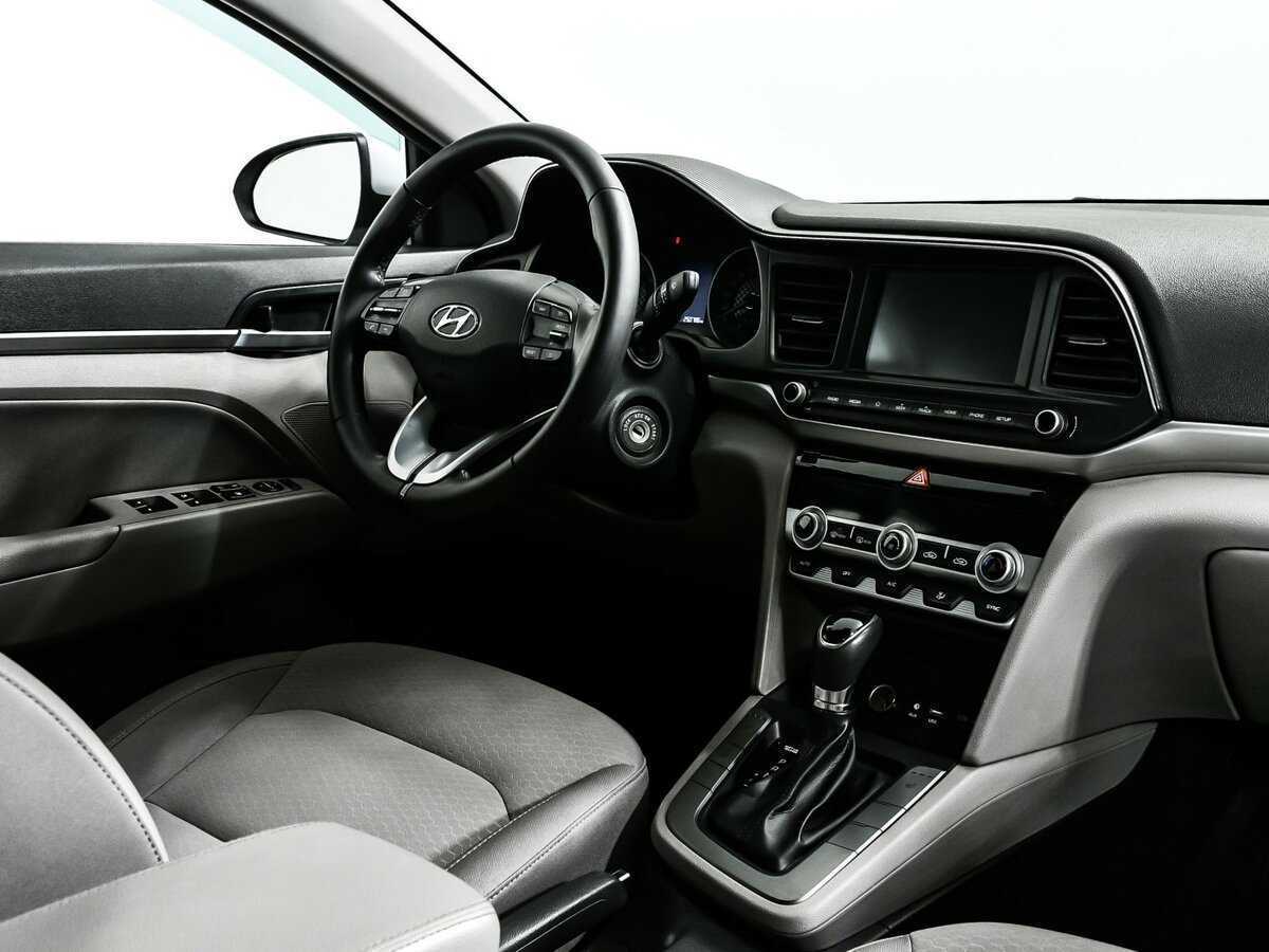 Купить Hyundai Elantra с пробегом. Фото: #8