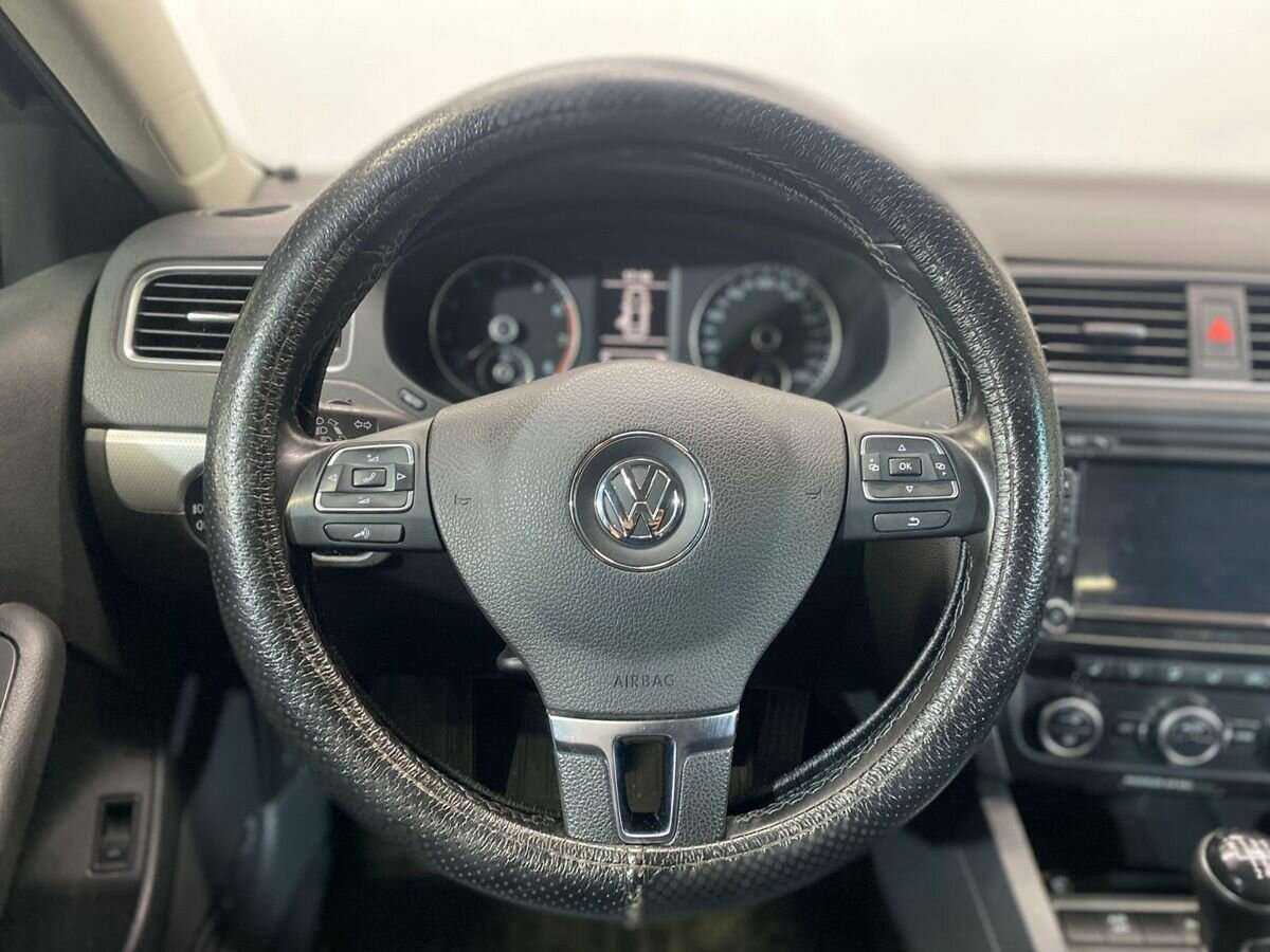 Купить Volkswagen Jetta с пробегом. Фото: #11