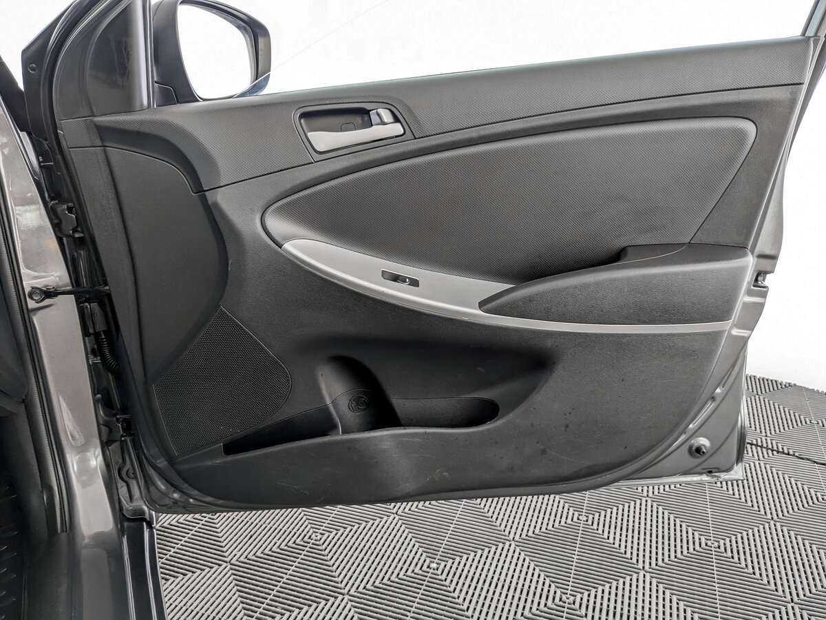 Купить Hyundai Solaris с пробегом. Фото: #19