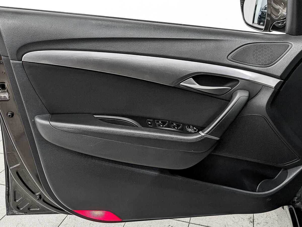 Купить Hyundai i40 с пробегом. Фото: #16