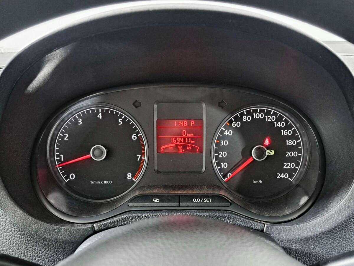 Купить Volkswagen Polo с пробегом. Фото: #10