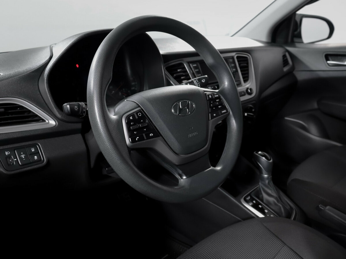 Купить Hyundai Solaris с пробегом. Фото: #10