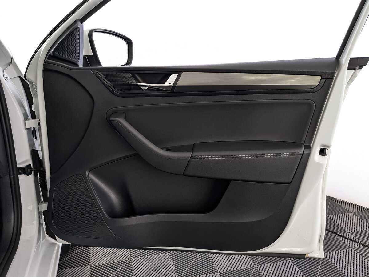 Купить Skoda Rapid с пробегом. Фото: #19
