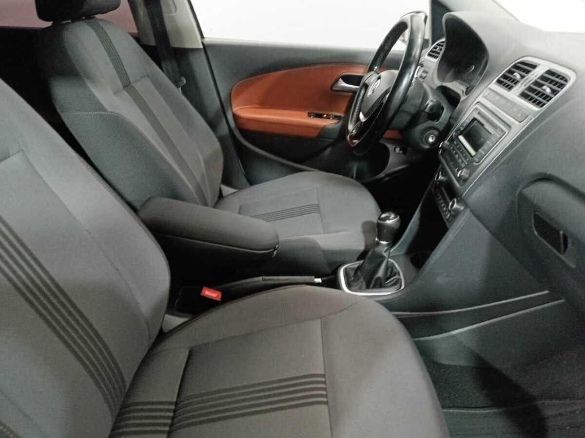 Купить Volkswagen Polo с пробегом. Фото: #8